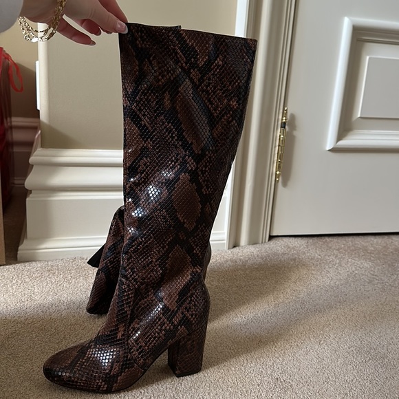 knee high boots - Picture 2 of 2